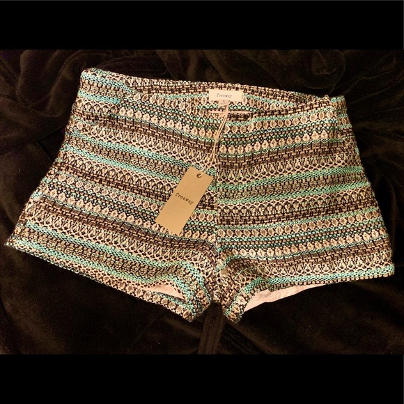 Freeway shorts NWT Size L - Picture 1 of 8